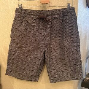 CARHARTT WIP Men Typo Brown Tobacco All Over Print Shorts Size Medium